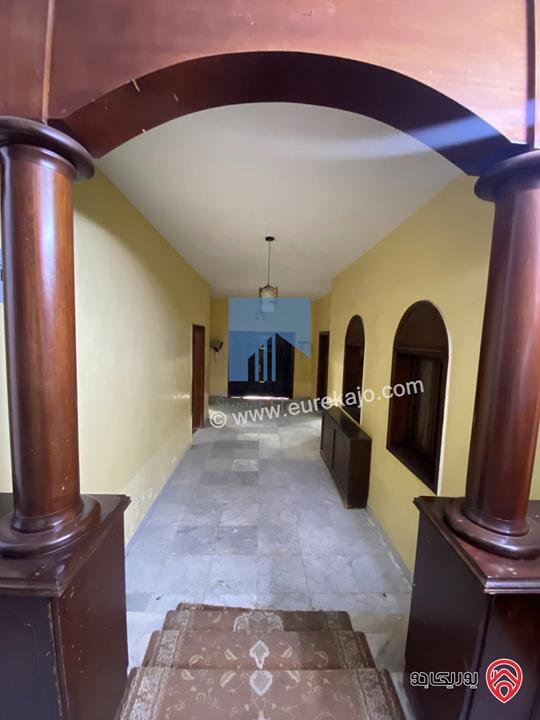 شقة طابقية أرضية مميزة للبيع في أم أذينة - قرب سوق الذهب 500م مع حديقة وترسات 300م