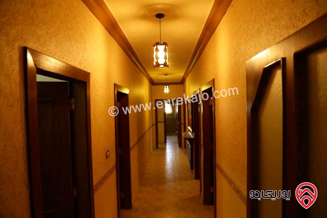 شقة ديلوكس طابق اول مساحة 350م للبيع في عمان - دير غبار