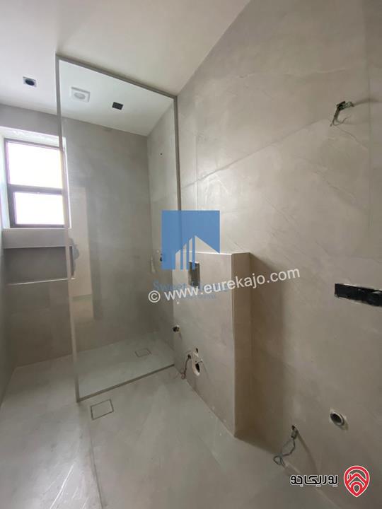 شقة أرضية طابقية مساحة 306م مع ترسات 200م ومسبح لم تسكن للبيع في عمان - أم السماق