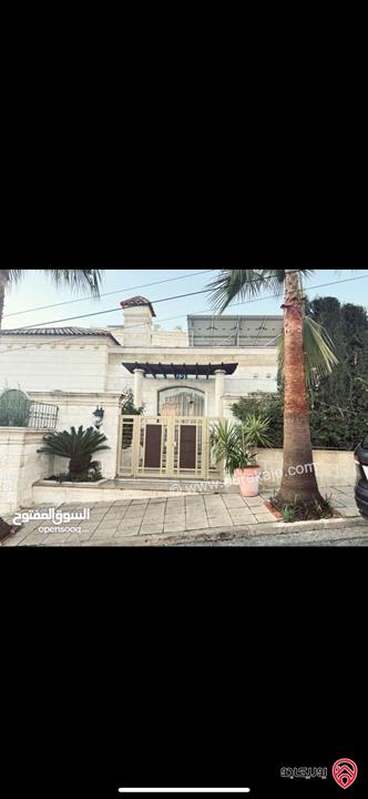 فيلا مساحة 886م على أرض 1 دونم للبيع في عمان - الجبيهة