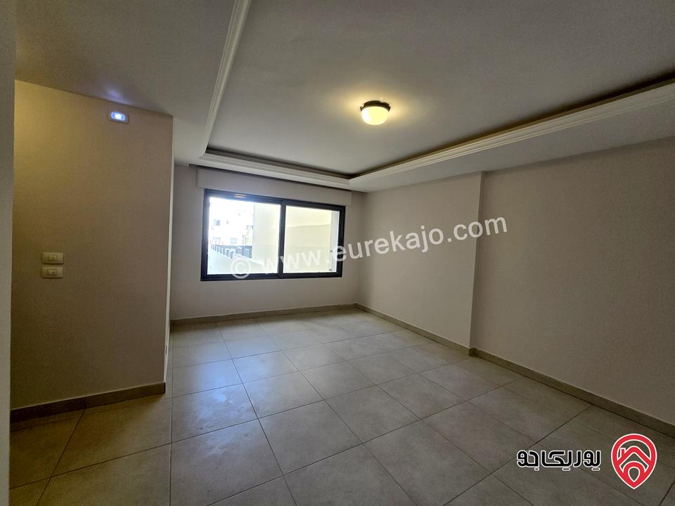 شقة شبه أرضية مساحة 200 متر مع ترس 40م ومدخل خاص للايجار في عمان - عبدون