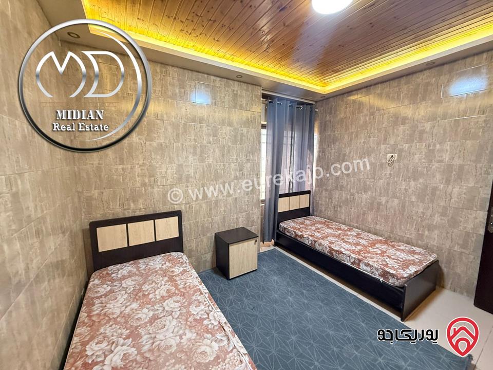 رووف مفروش للايجار في عمان - خلدا مساحة 120م تشطيبات و فرش سوبر ديلوكس اطلالة جميلة بسعر مميز