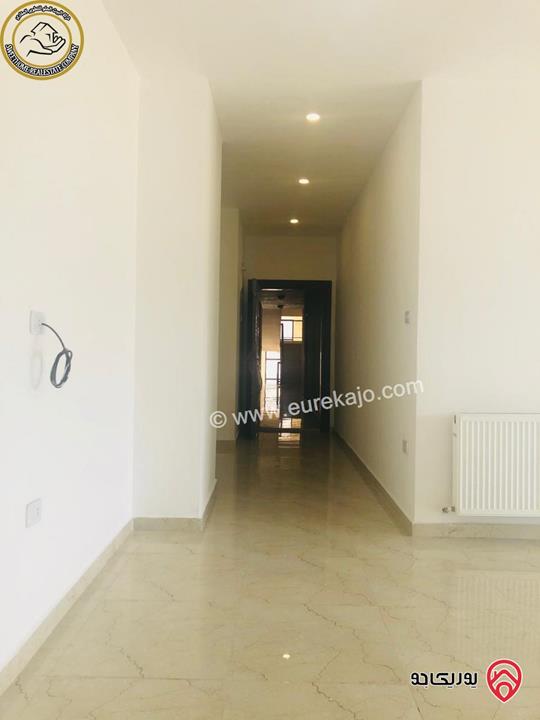 شقة أرضية مميزة للبيع في عمان - دير غبار - حي السهل قرب مدارس فيلادلفيا 130م مع حديقة وترسات 165م لم تسكن