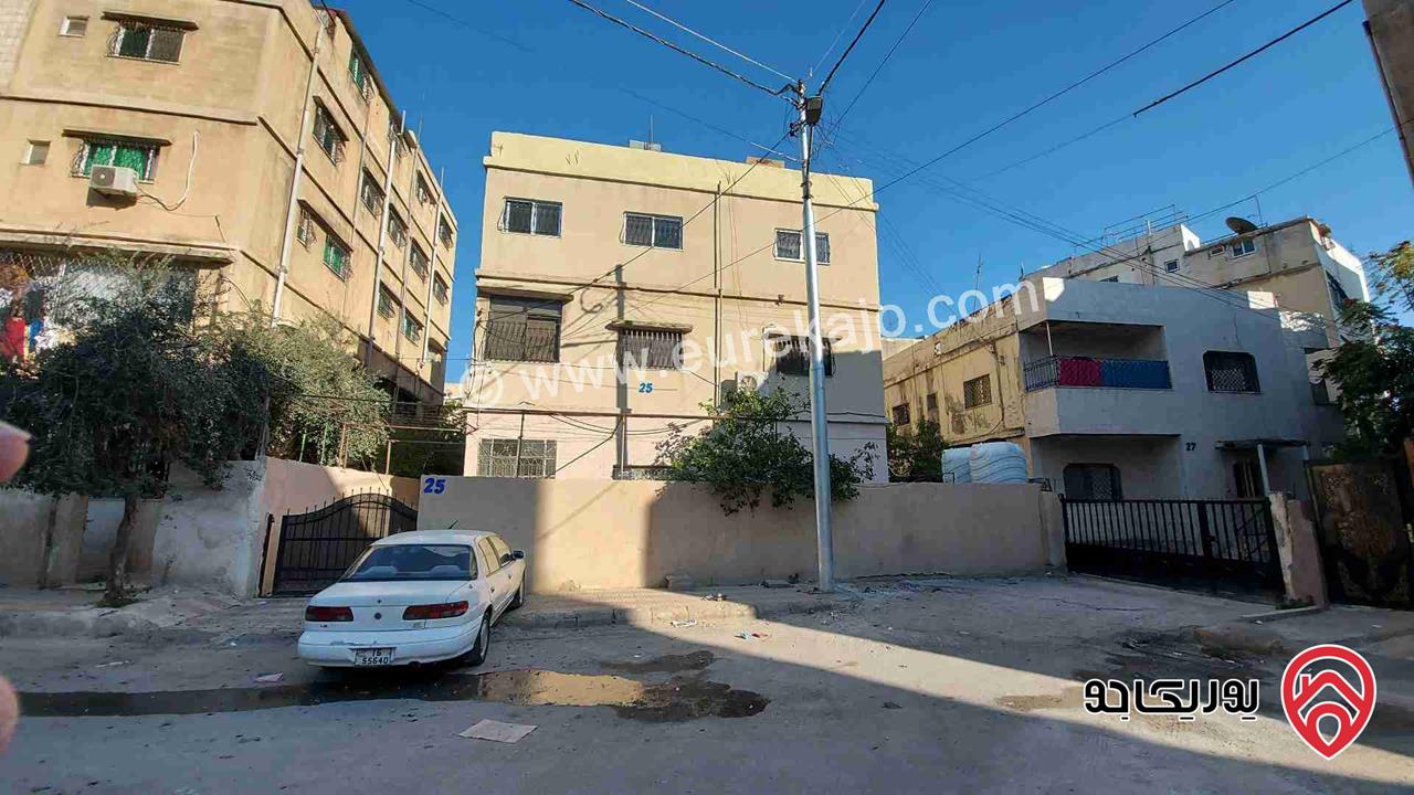 بناية سكنية مكونة من 3 طوابق تحتوي 4 شقق على ارض 456م للبيع في عمان - جبل النزهة