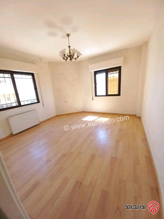 شقة طابق ثالث مساحة 160م للبيع في عمان - تلاع العلي