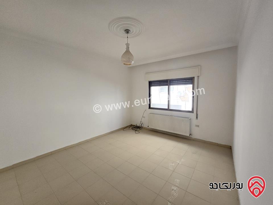 شقة مساحة 175م طابق ثاني للبيع بسعر مميز في عمان - الرابية