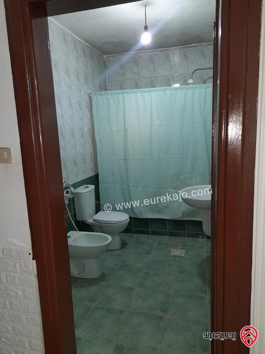 شقة مفروشة طابق اول مدخل مستقل مساحة 145م للايجار في اربد - حي الورود الشقه متوفره بتاريخ 10/20