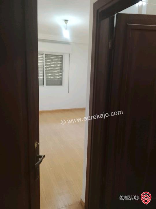 شقة تسوية مفرغة مساحة 165م داخلي و 60م خارجي للبيع في اربد