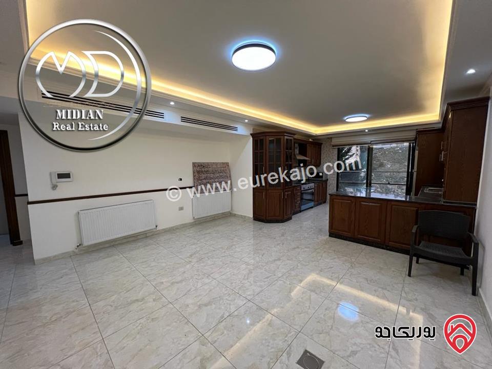 شقة شبه ارضي فارغة للايجار في عمان - عبدون مساحة 200م تشطيبات و ديكورات عصرية فاخرة اطلالة جميلة