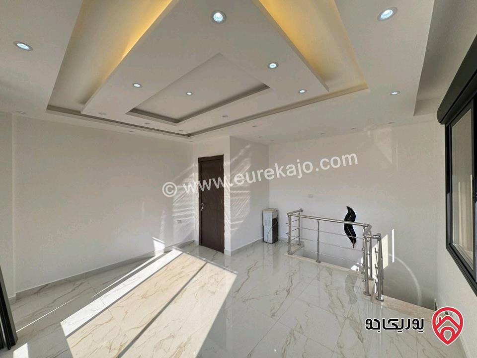 شقة طابق ثالث دوبلكس مع رووف مساحة 173م إطلالة بانورامية للبيع في عمان - شفا بدران