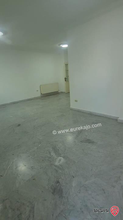 شقة ارضية مساحة 166م داخلي و 140م خارجي للبيع في عمان - الجاردنز 