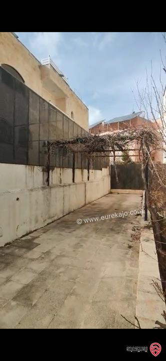 شقة ارضية مساحة 150م داخلي و 150م خارجي للبيع في عمان - تلاع العلي 