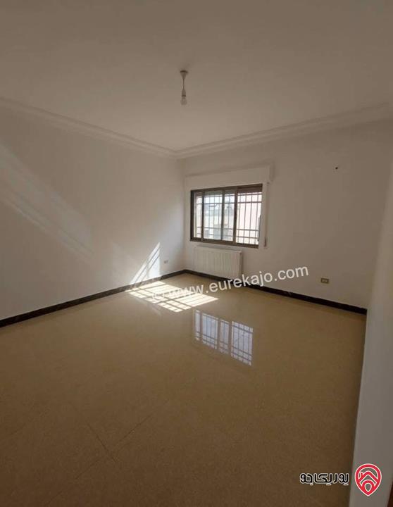 شقة مساحة 150م طابق ثالث للبيع في عمان - تلاع العلي 