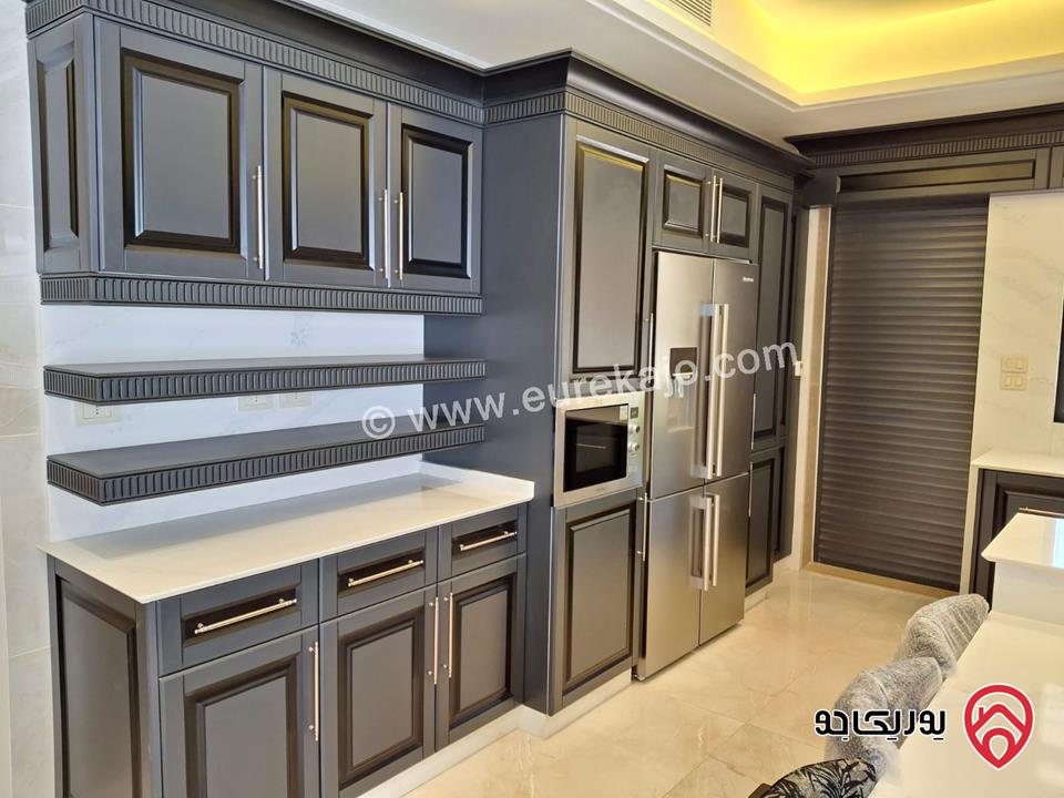 شقة ارضية جديدة مساحة 235م داخلي و 350م خارجي مفروشة للايجار في عمان - عبدون