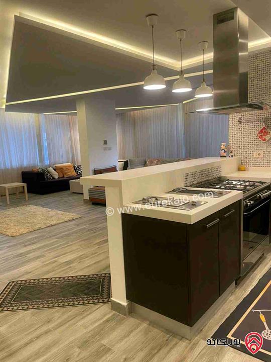 شقة فاخرة جدا طابق ثالث مع روف مساحة 222م للبيع في عمان - عبدون 