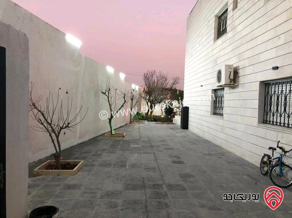 فيلا فخمة مساحة البناء 550م على أرض 984م للبيع في عمان - مرج الحمام