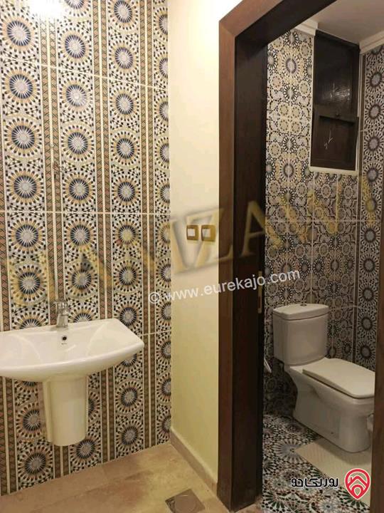 شقة فارغة طابق أرضي مساحة 220م داخلي و 50م خارجي للايجار في عمان - البنيات 