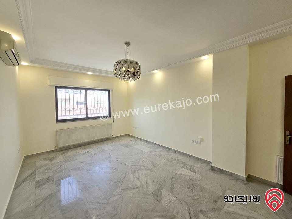 شقة طابق ثاني مساحة 190م للبيع في عمان - الشميساني