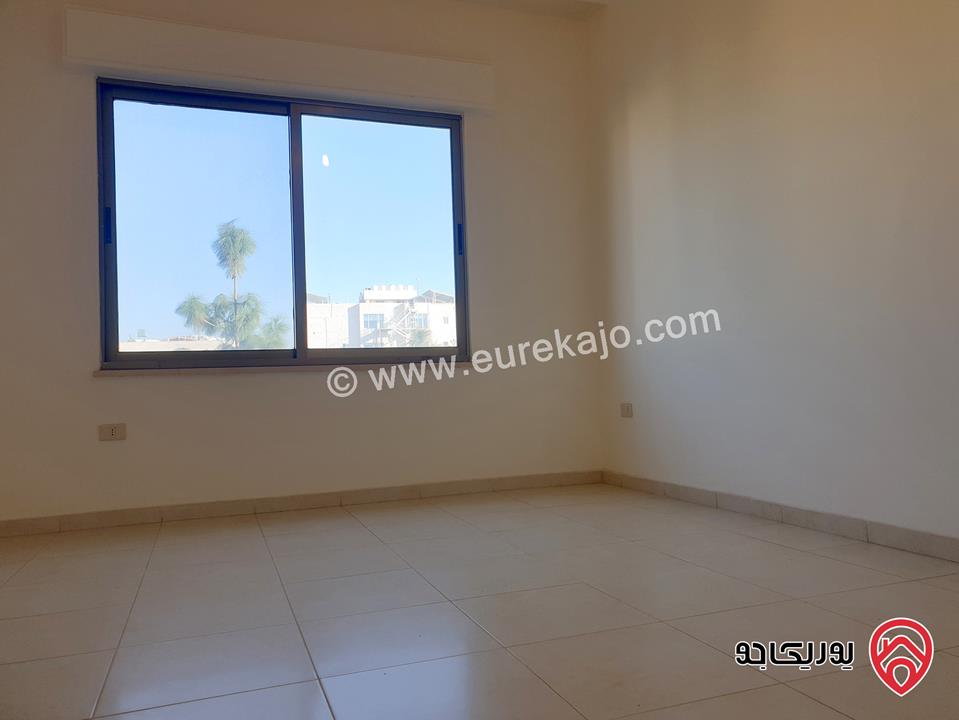 شقة مساحة 200م طابق ثالث للبيع في عمان - عبدون