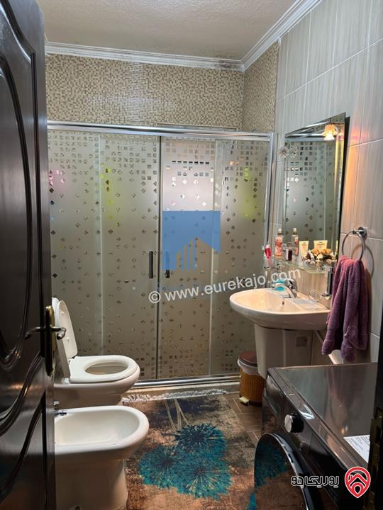 شقة فاخرة للبيع في عمان - خلدا خلف السيتي مول 180م مع حديقة وترسات 120م بسعر مغري