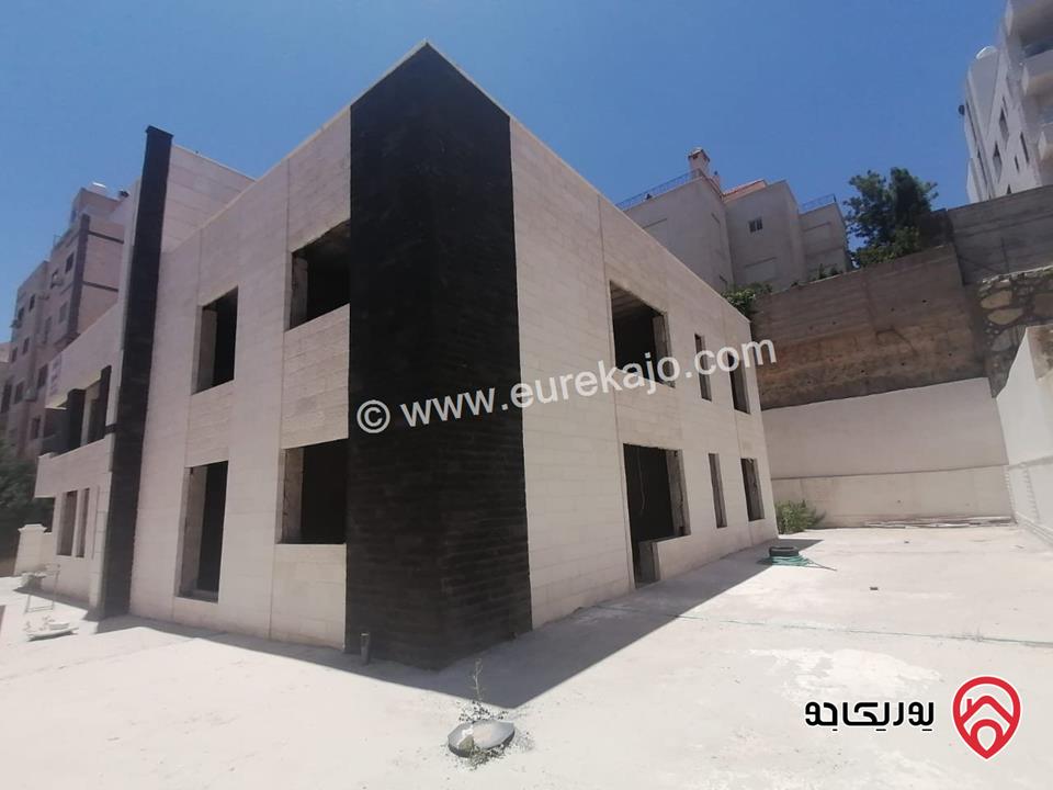 فيلا مساحة 1 دونم على أرض 940م للبيع في عمان - دابوق