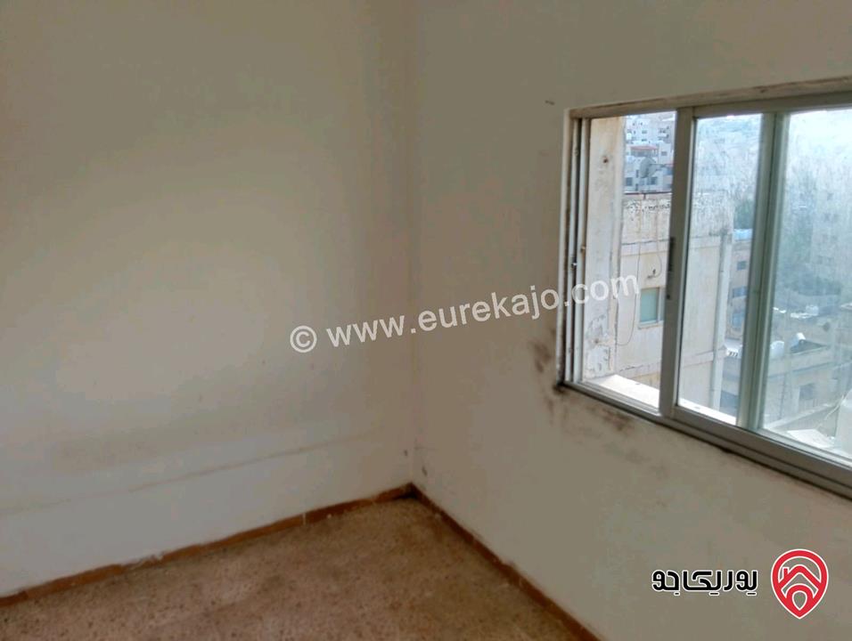 بيت طابقين مساحة 350م على أرض 360م للبيع في عمان - الذراع الغربي 