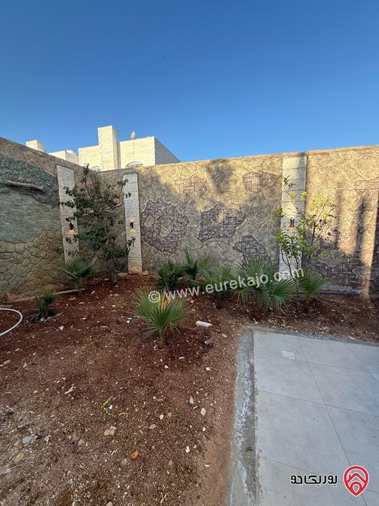 شقة شبه ارضية مساحة 184م مع ترس وحديقة 120م سوبر ديلوكس للبيع في عمان - المقابلين 