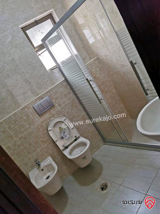 شقة طابق شبه ارضي مساحة 200م مع حديقة 200م للبيع في عمان - الدوار الرابع 