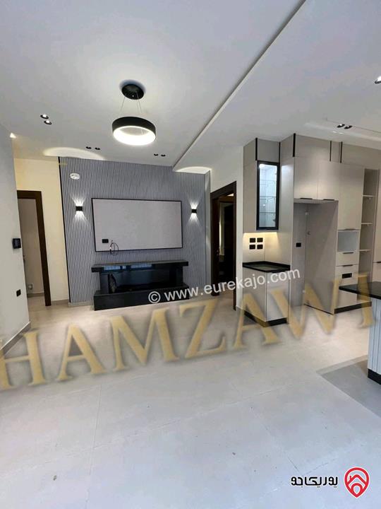 شقة أرضية مساحة 170م داخلي و 160م خارجي للايجار في عمان - حي الصحابة طريق المطار 