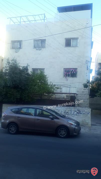 شقة طابقية طابق اخير مساحة 140م للبيع في عمان - جبل الاخضر  