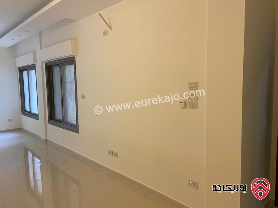 شقة تسوية طابقية مساحة 270م داخلي و 50م خارجي للإيجار في عمان - دير غبار