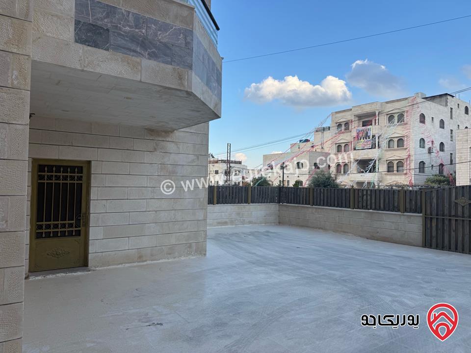 شقة ديلوكس طابق ارضي مساحة 190م داخلي و 140م خارجي للبيع في عمان - ابو علندا 