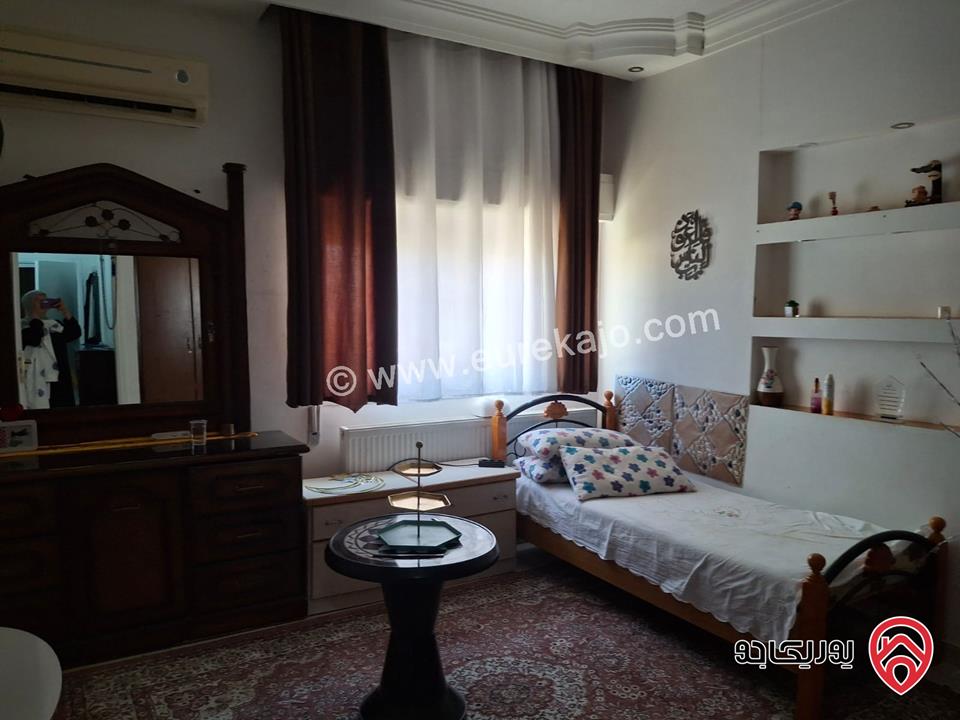 فيلا دوبلكس مساحة 200م على أرض 250م للبيع في عمان - طبربور 