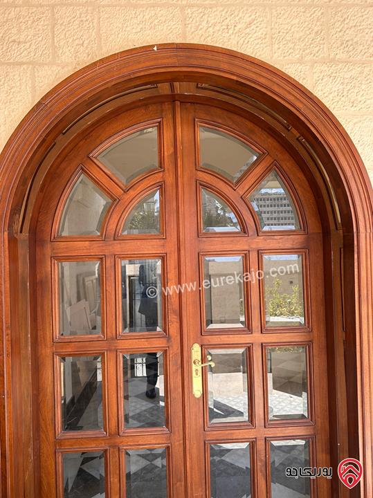 Modern ground floor 240 sqm with garden and private parking for rent in Amman - Alweibdeh