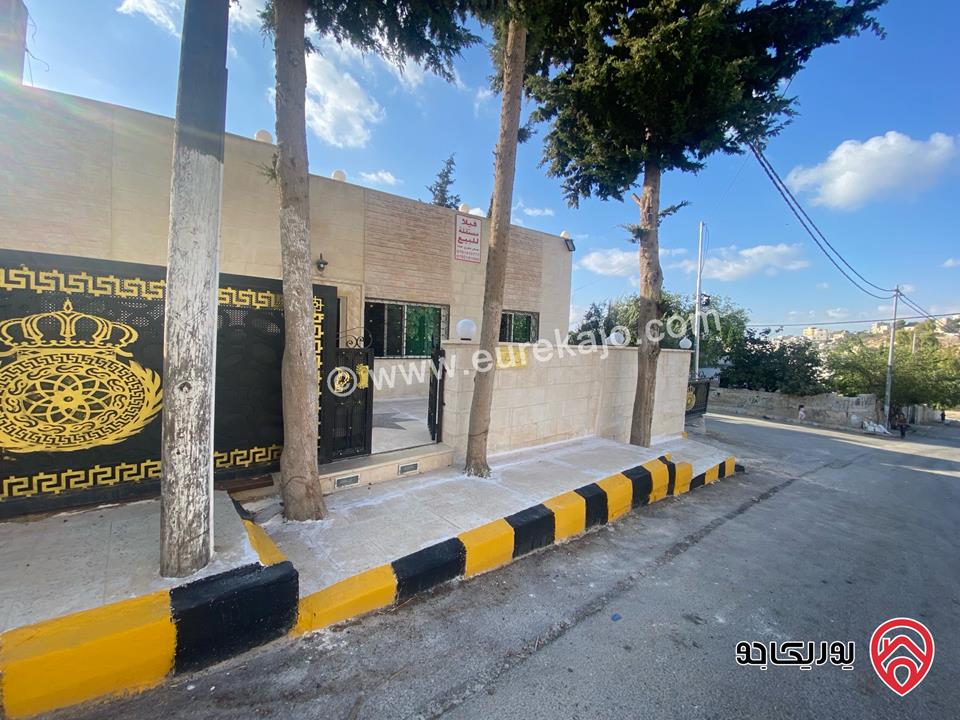 فيلا مساحة 270م على أرض 550م للبيع في اربد - بموقع مميز على ثلاث شوارع مطلة على مستشفى ايدون العسكري