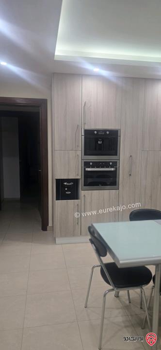 شقة ارضية مساحة 248م مع توسعة 10م مقززة حديقة وتراسات 350م للبيع في عمان - ام اذينة