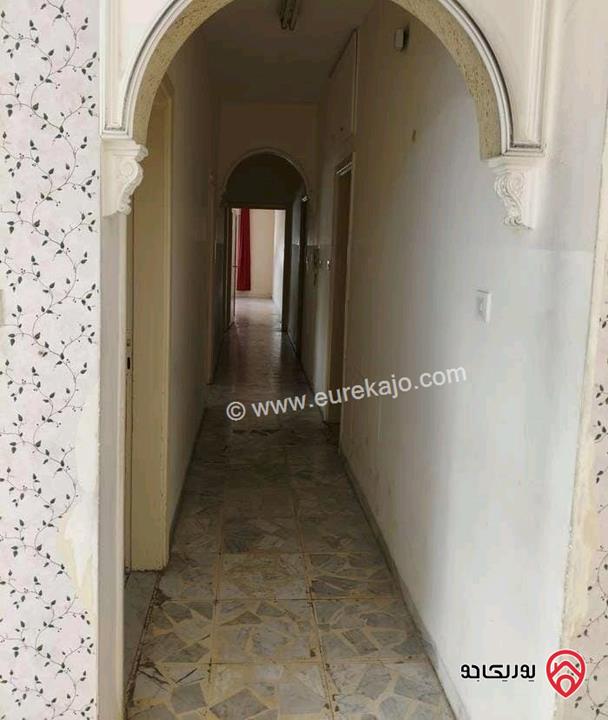 شقة فارغة طابق شبه أرضي مساحة 130م للايجار في عمان - ضاحية الرشيد 