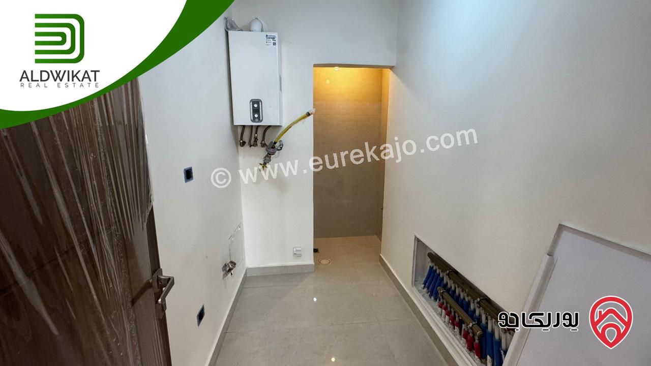 شقة للبيع في عمان - الجبيهة طابق اول مساحة البناء 175م والترس 10م موقع مميز واطلالة