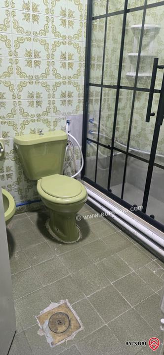 شقة ارضية مساحة 155م ويوجد إضافات 50م مبني حديقة وتراسات 200م للبيع في عمان - الجاردنز