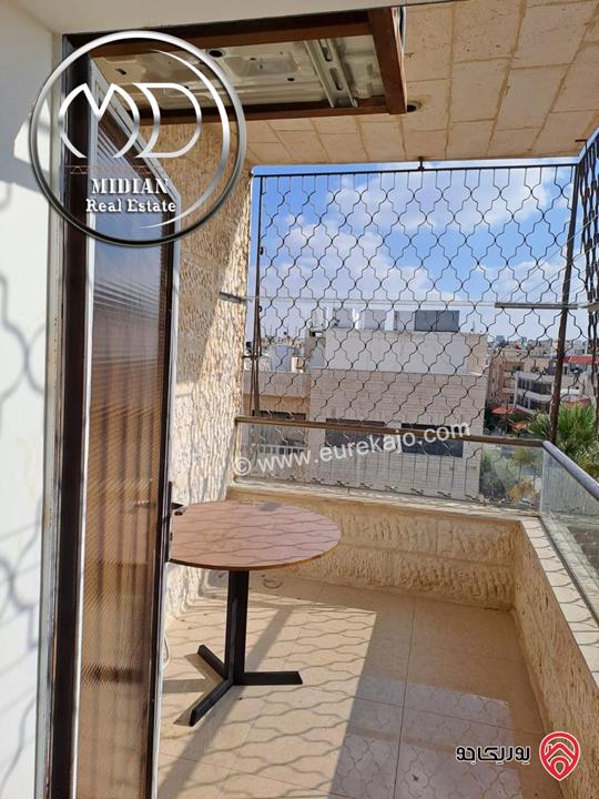 شقة مفروشة للايجار في عمان - الشميساني مساحة 180م طابق ثالث تشطيبات و فرش سوبر ديلوكس اطلالة جميلة