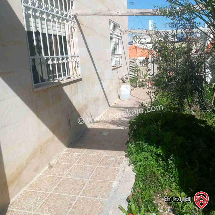 شقة شبه أرضية مساحة 125م داخلي و 80م خارجي للبيع في اربد