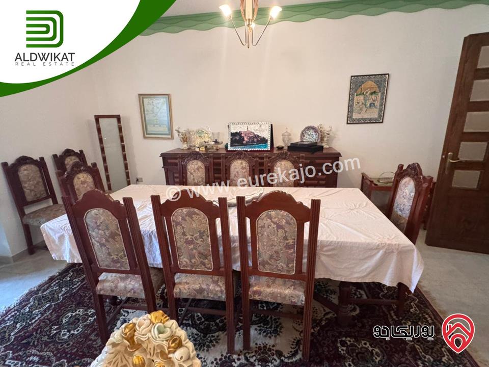 فيلا مستقلة مفروشة للبيع في عمان - خلدا مساحة البناء 580م ومساحة الارض 940م موقع اطلالة