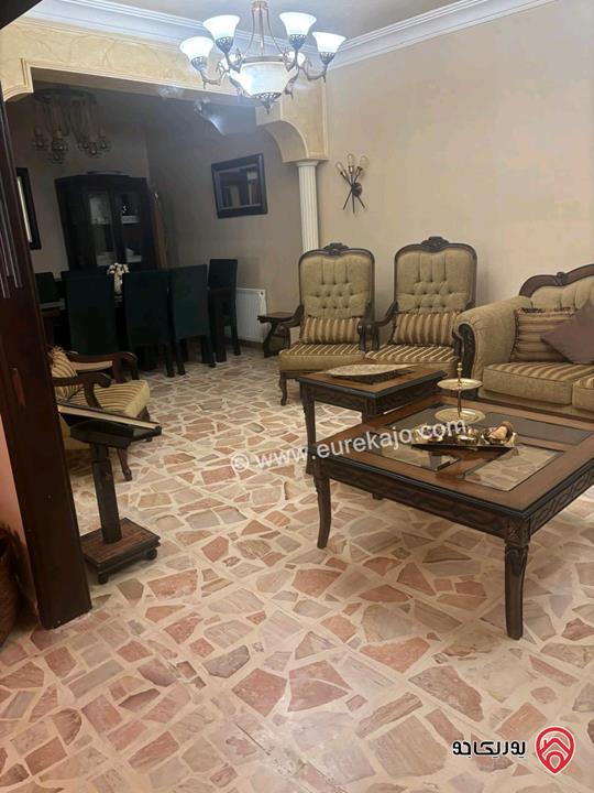 منزل مستقل مكون من 3 طوابق للبيع في عمان - ابو نصير حي السعادة اطلالة حميلة 
