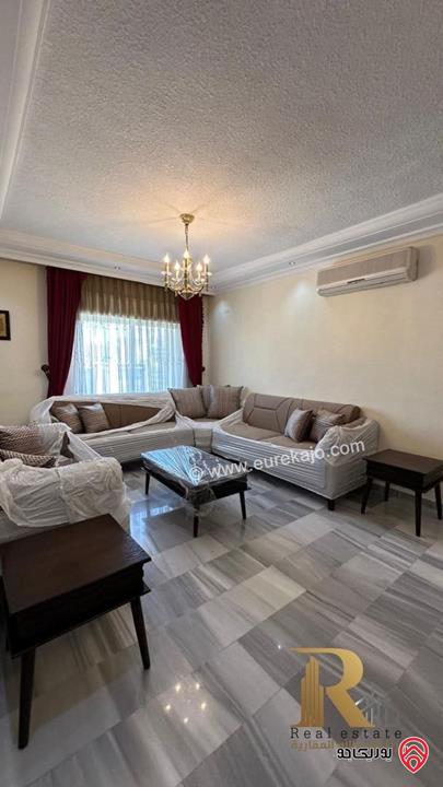 شقة استثمارية سكنية مساحة 125م طابق ثالث للبيع في عمان - الرابية