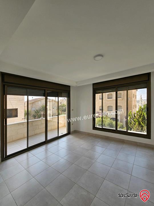 شقة سوبر ديلوكس جديدة - طابقية - مساحة 223م طابق أول للبيع في عمان - دير غبار