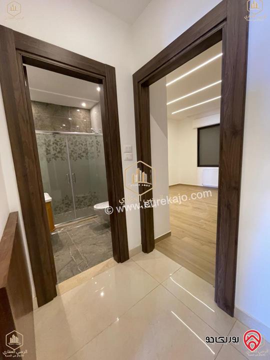 شقة سوبرديلوكس جديد لم يسكن طابق ثالث مع رووف مساحة 280م للايجار في عمان - الشميساني