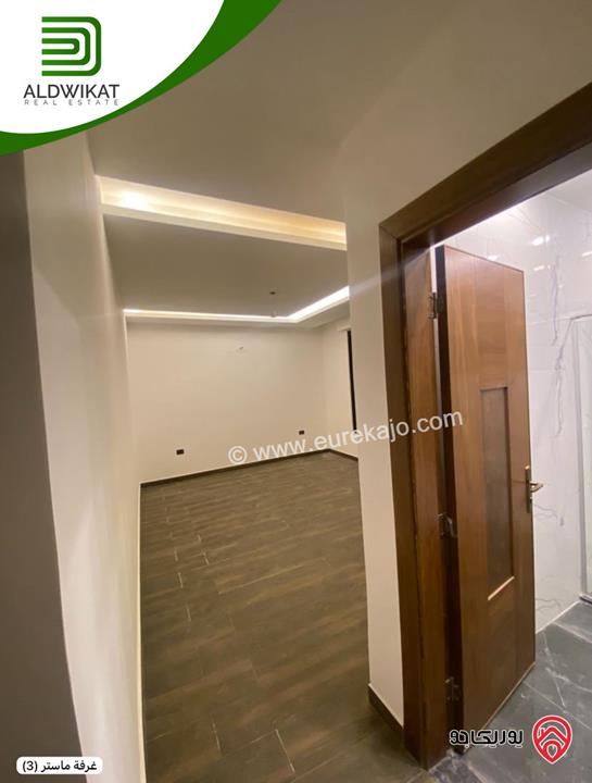 شقة مميزه للبيع في عمان - الجبيهة شبه ارضي اطلالة بانوراما على مطل الجبيهه مساحة البناء 192م ومساحة الترس 25م بلكونه 30م