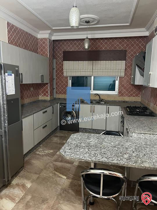 شقة مفروشة فاخرة للبيع في عمان - أم السماق قرب دوار النعيمات طابق ثالث 110م مع روف 110م تشطيب سوبر ديلوكس