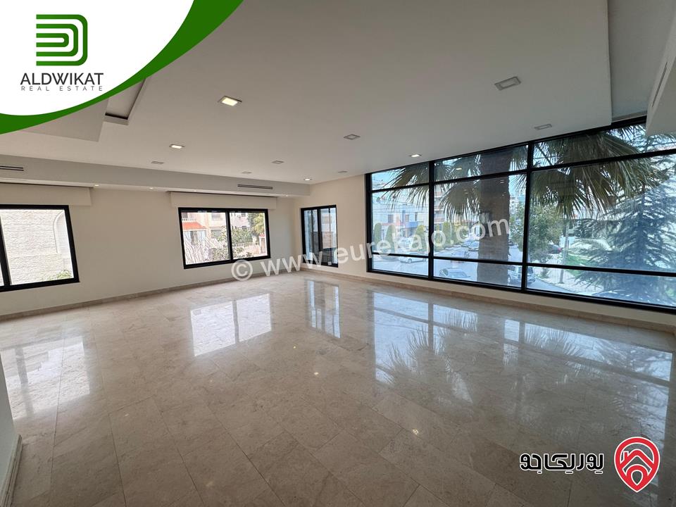 شقة للبيع او للايجار في عمان - عبدون طابق اول مساحة البناء 230م موقع هاديء ومميز