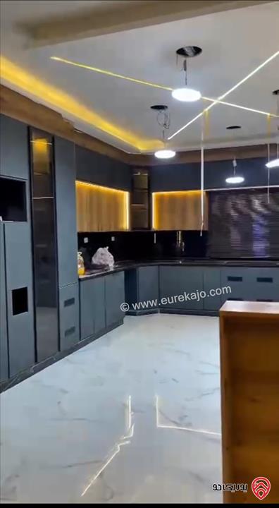 فيلا فخمة وحديثة البناء بأعلى المواصفات قيد التشطيب النهائي مساحة 500م على أرض 500م للبيع في الزرقاء - البتراوي  بداعي الهجرة والعمل في الخارج  